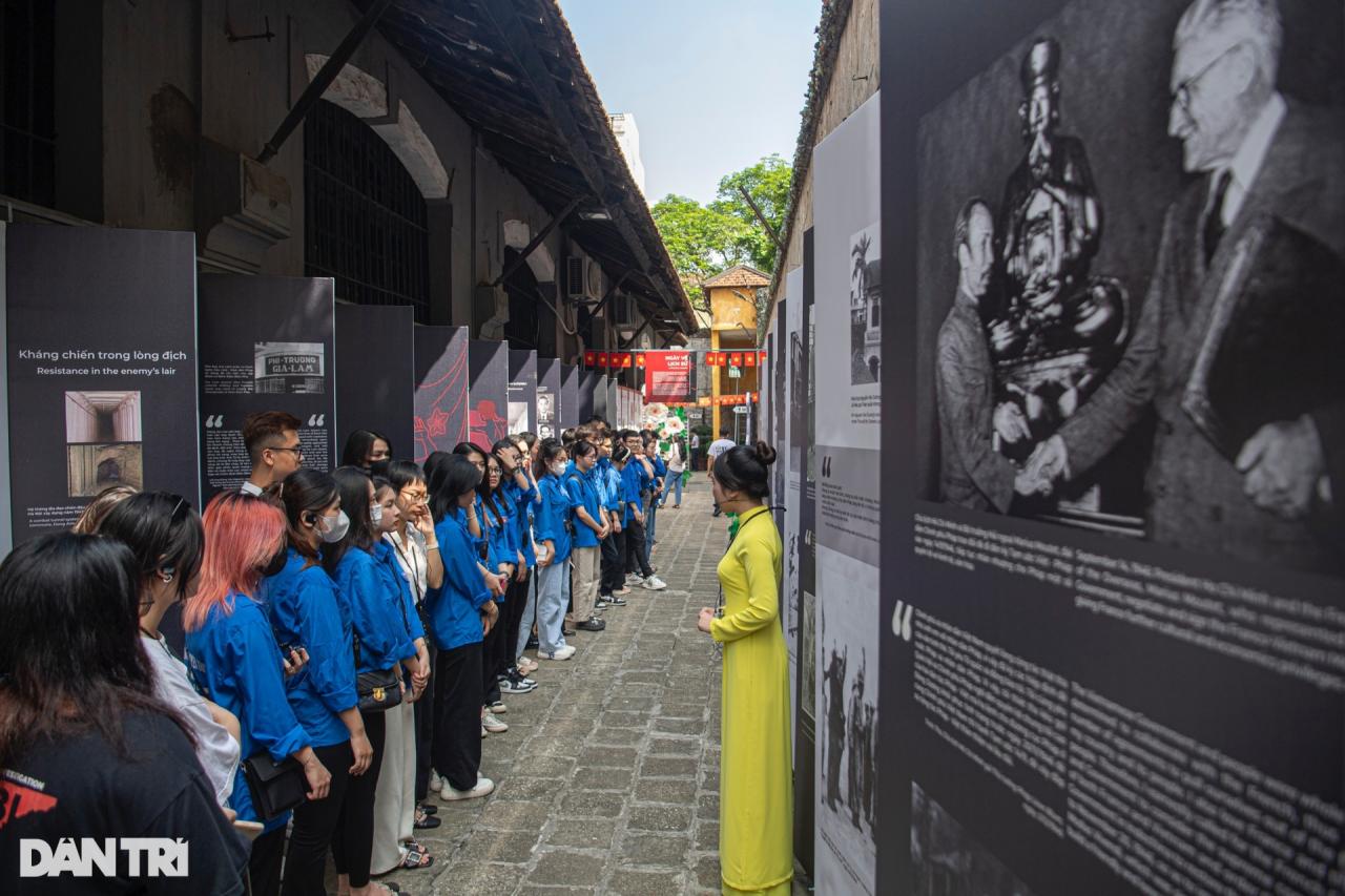 Xúc động hình ảnh chào cờ đêm giao thừa 1952 của tù chính trị Nhà tù Hỏa Lò - 13