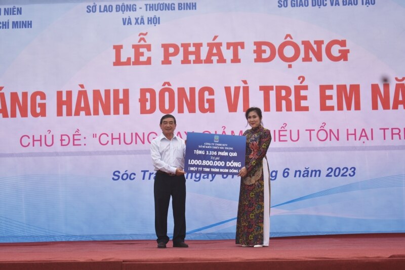 Công ty Trách nhiệm hữu hạn Một thành viên Xổ số kiến thiết Sóc Trăng tài trợ trên 1 tỷ đồng cho Qũy Bảo trợ trẻ em tỉnh.