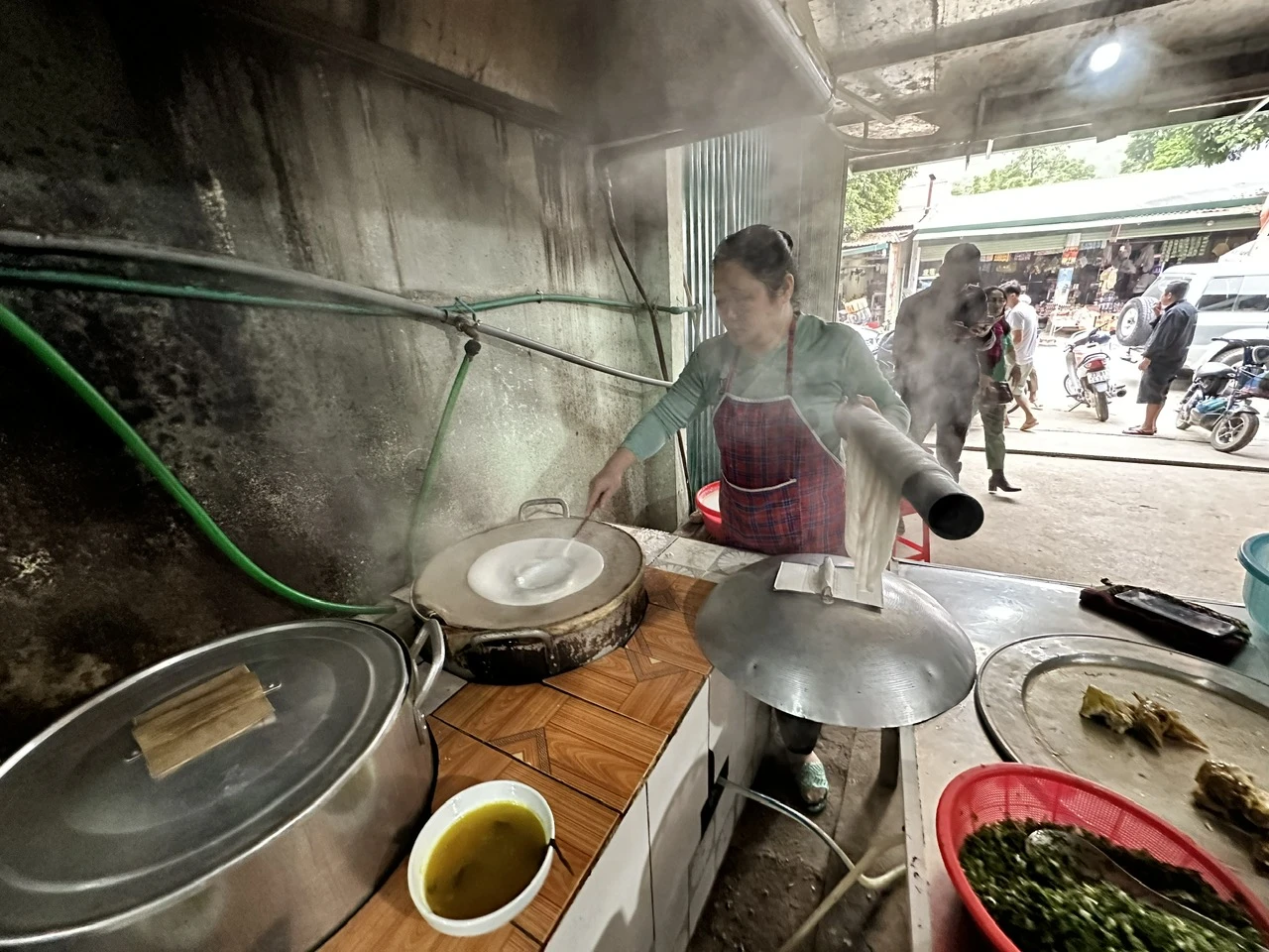 Đến Hà Giang, đừng bỏ lỡ món phở 'chỉ Quản Bạ mới có' - Ảnh 3.