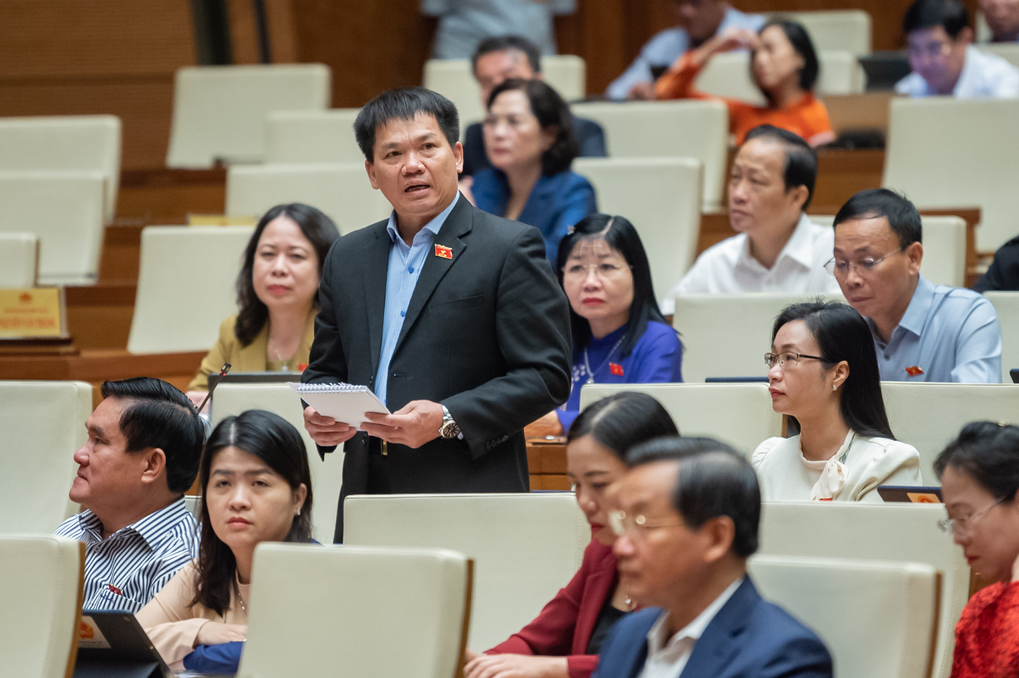 can giai quyet kip thoi tinh trang benh nhan dong bao hiem nhung khi kham chua benh van phai mua thuoc ben ngoai hinh 2