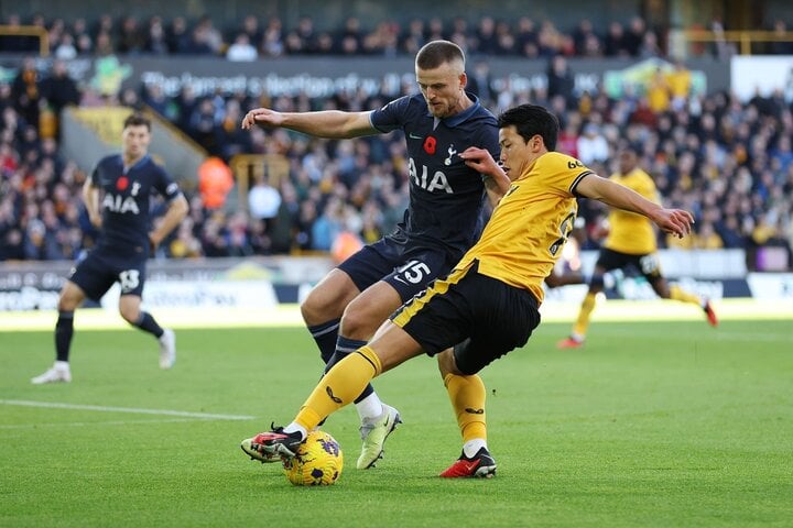 Wolverhampton tấn công không hiệu quả. (Ảnh: Getty Images)