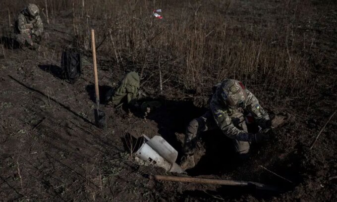 Binh sĩ Ukraine ở Kherson hôm 9/11. Ảnh: Reuters