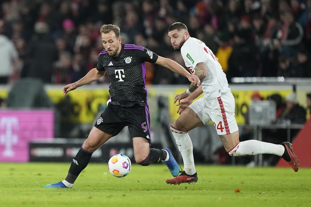 Harry Kane phá hai kỷ lục, Bayern Munich vươn lên ngôi đầu Bundesliga - 2