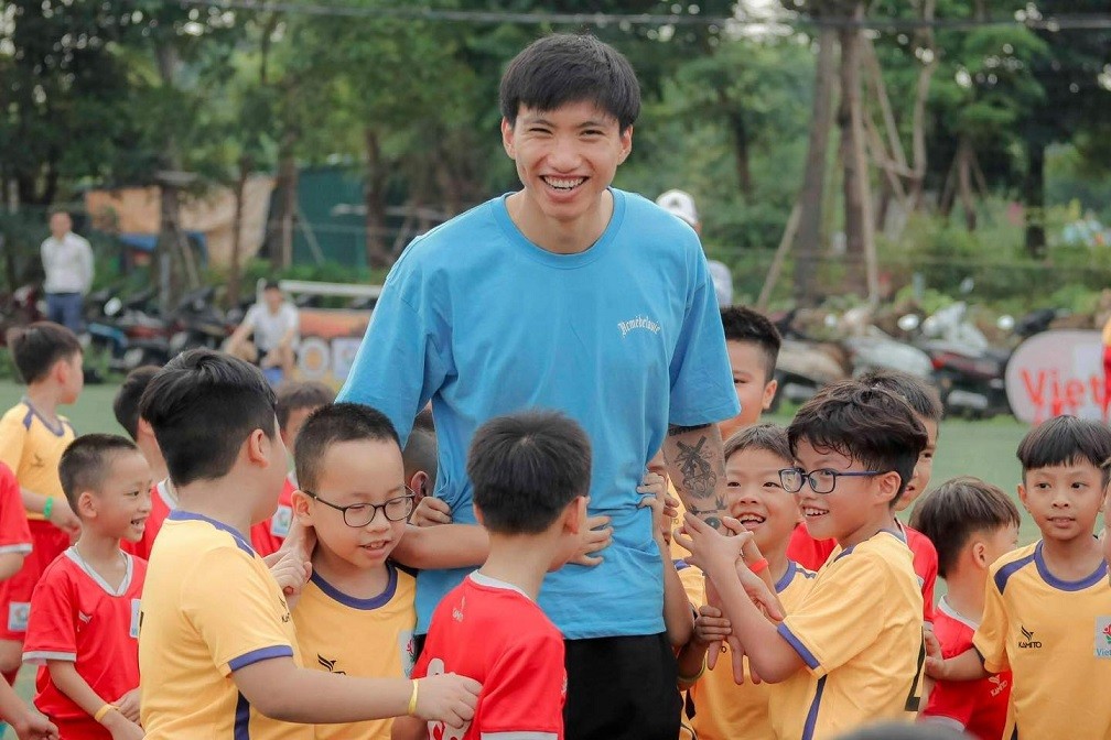 Vòng loại World Cup 2026: Báo Indonesia thông tin Văn Hậu chấn thương, không thi đấu cùng đội tuyển Việt Nam