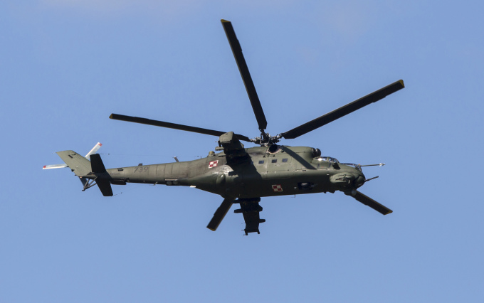 Trực thăng Mi-24 của Ba Lan bay diễn tập tại Oleszno, tây bắc Ba Lan tháng 6/2014. Ảnh: Reuters