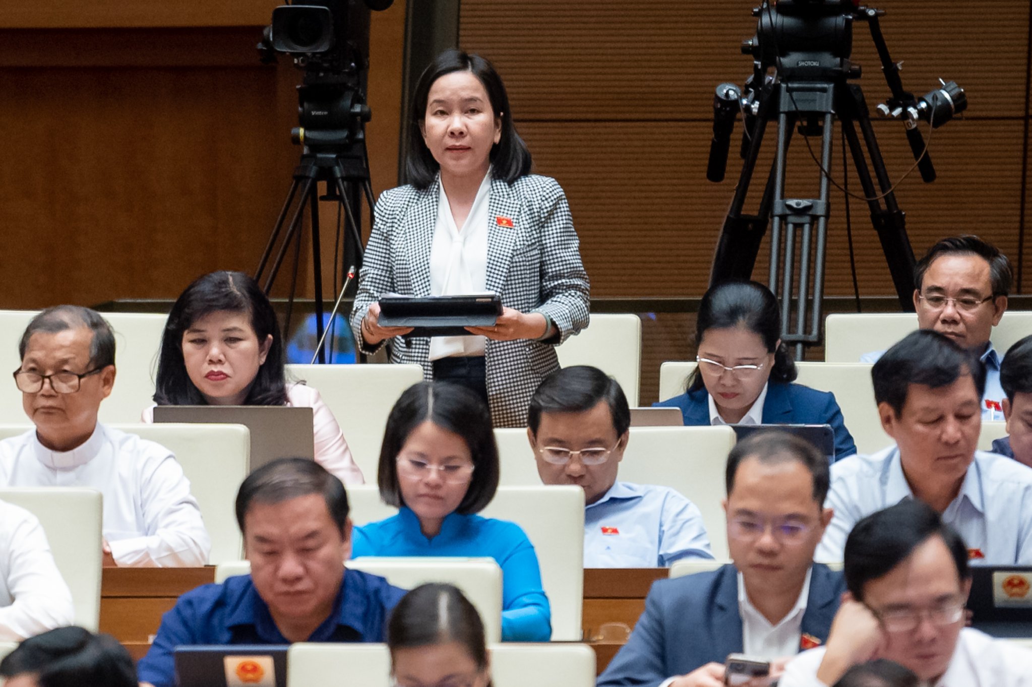 Đối thoại - Bộ trưởng Y tế có đồng tình trả lại tiền thuốc BHYT cho người bệnh?