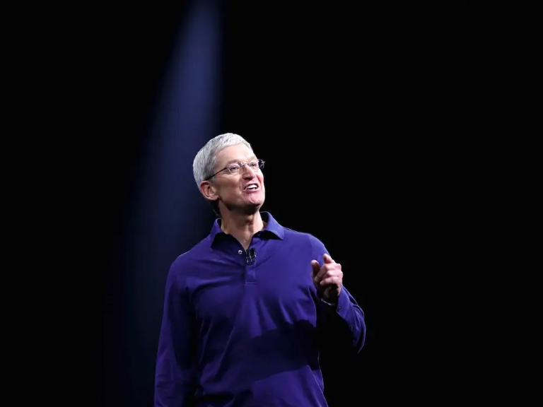 Tim Cook chưa bao giờ xem Steve Jobs là đối thủ - Ảnh 1.