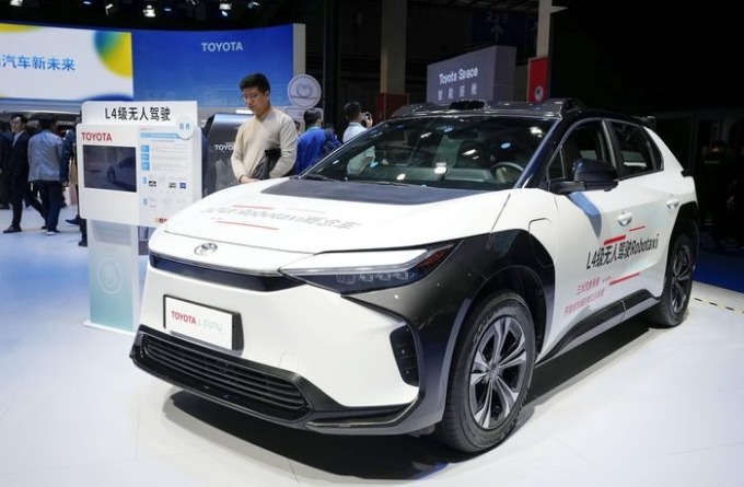 Xe Toyota được trưng bày tại một triển lãm ở Trung Quốc. Ảnh: Zuma Press