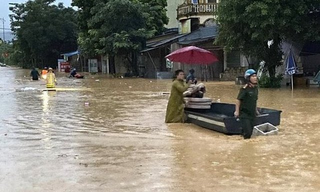 Tiêu điểm - Cảnh báo mưa rất lớn ở miền Trung, tâm điểm là Hà Tĩnh 