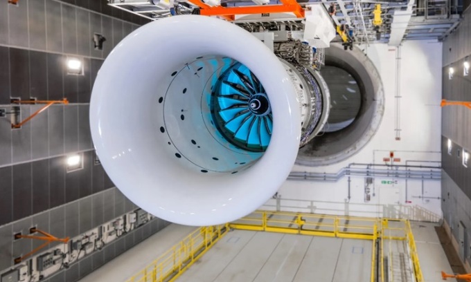 Động cơ UltraFan tại nhà máy của Rolls-Royce. Ảnh: Rolls-Royce