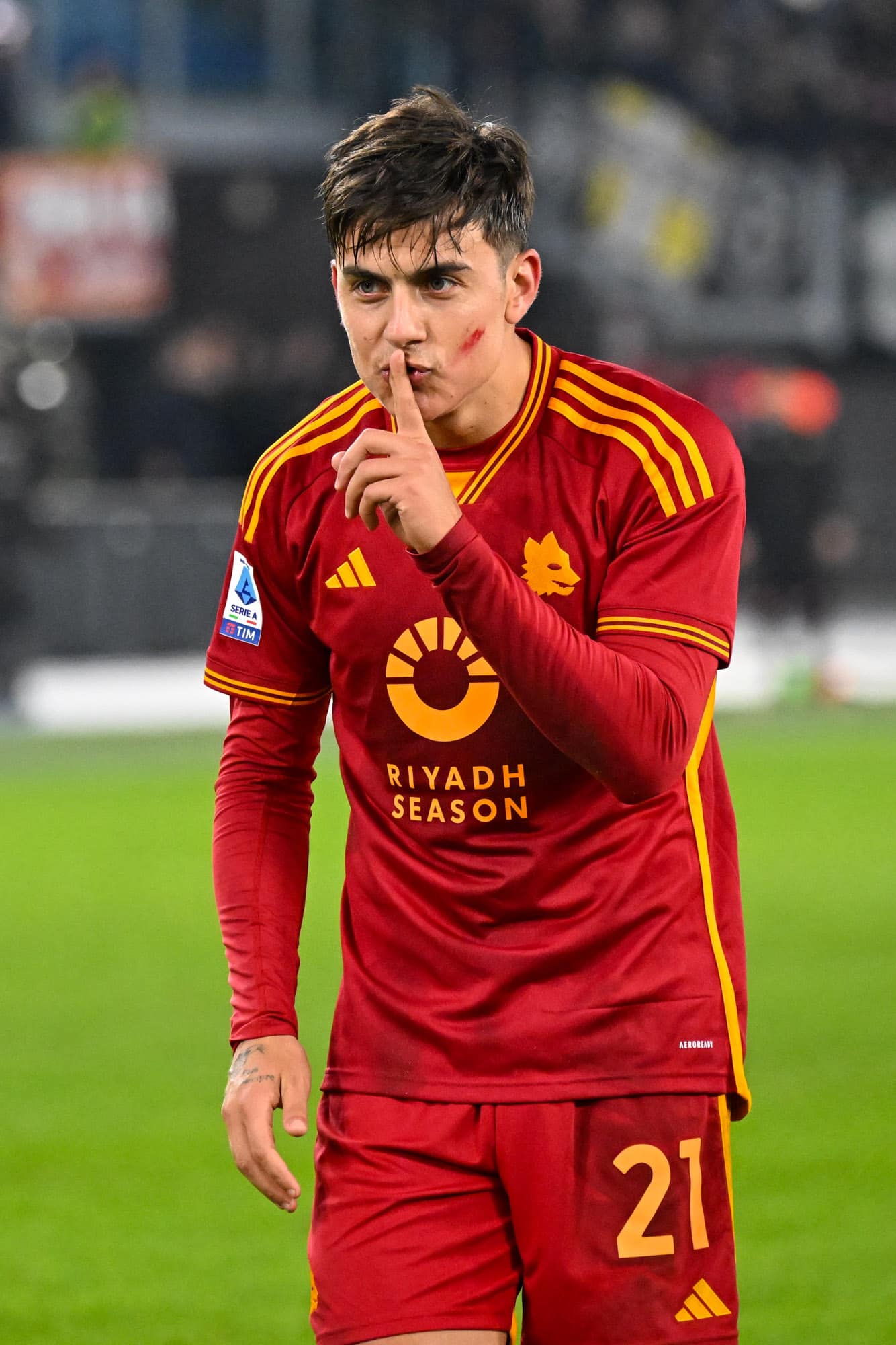 Dybala giải thích cách ăn mừng sau khi giúp AS Roma thắng trận, áp sát tốp 4 - Ảnh 1.