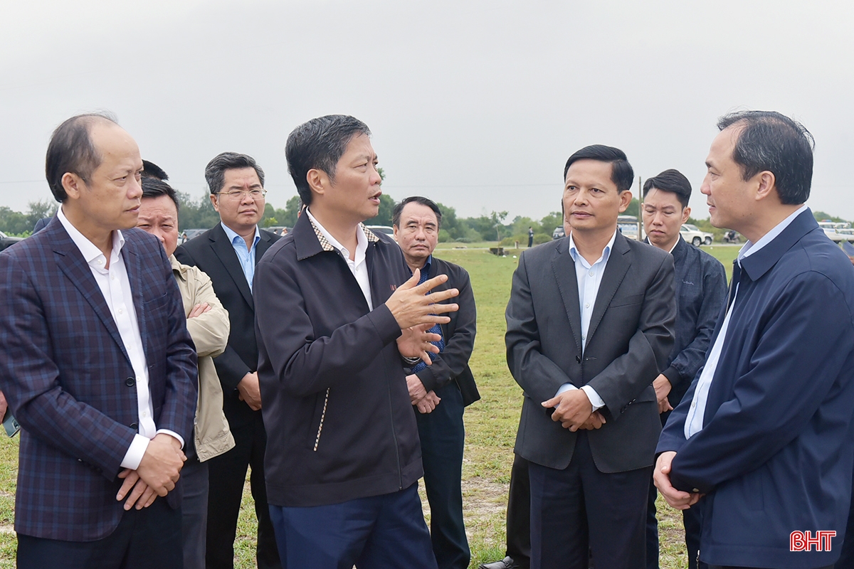 Evento - Ha Tinh propuso francamente superar los obstáculos que limitan el desarrollo de la economía marina (Imagen 2).