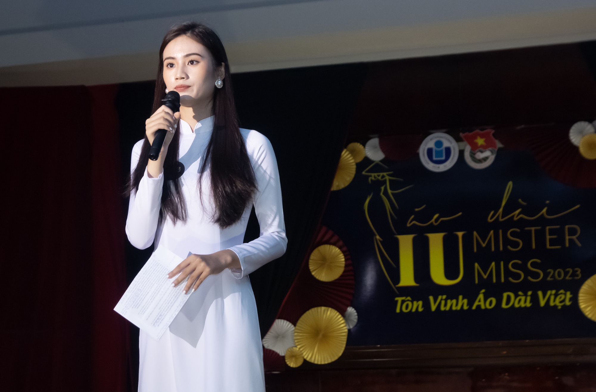  Vì sao Hoa hậu Ý Nhi sang Úc du học khi đang học tại Việt Nam? - Ảnh 2.