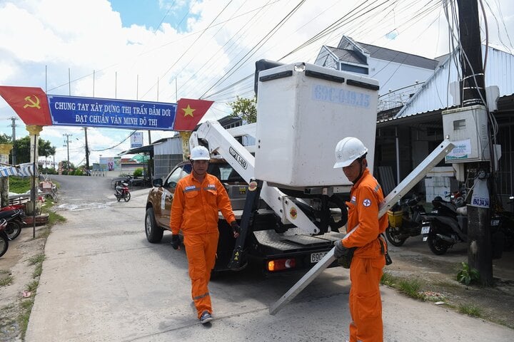 Mức điều chỉnh giá điện mới có tác động khác nhau đến từng nhóm đối tượng khách hàng.