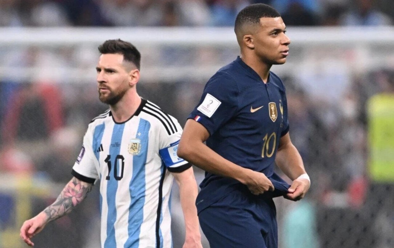 Mbappe khẳng định Messi xứng đáng giành Quả bóng vàng 2023. Tiền đạo người Pháp cũng đánh giá El Pulga là cầu thủ xuất sắc nhất lịch sử bóng đá (Ảnh: Getty).