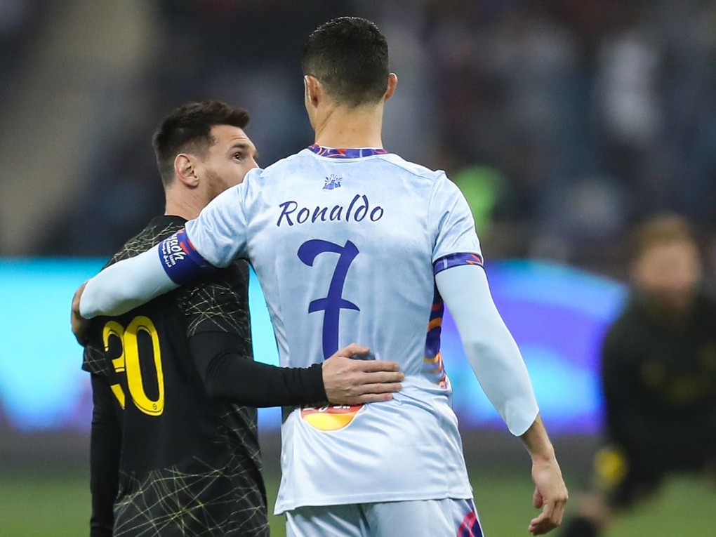 Messi bị chê không xứng giành Quả bóng vàng, C.Ronaldo phản ứng bất ngờ - 2