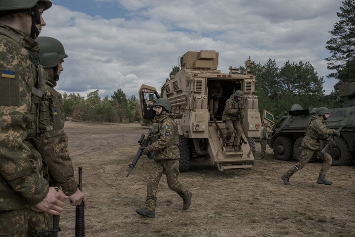 Phần lớn viện trợ quân sự Ukraine nhận được từ đồng minh là đến từ Mỹ. (Ảnh: The New York Times)