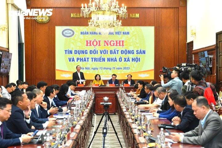 Hội nghị tín dụng đối với bất động sản và phát triển nhà ở xã hội sáng 13/11.