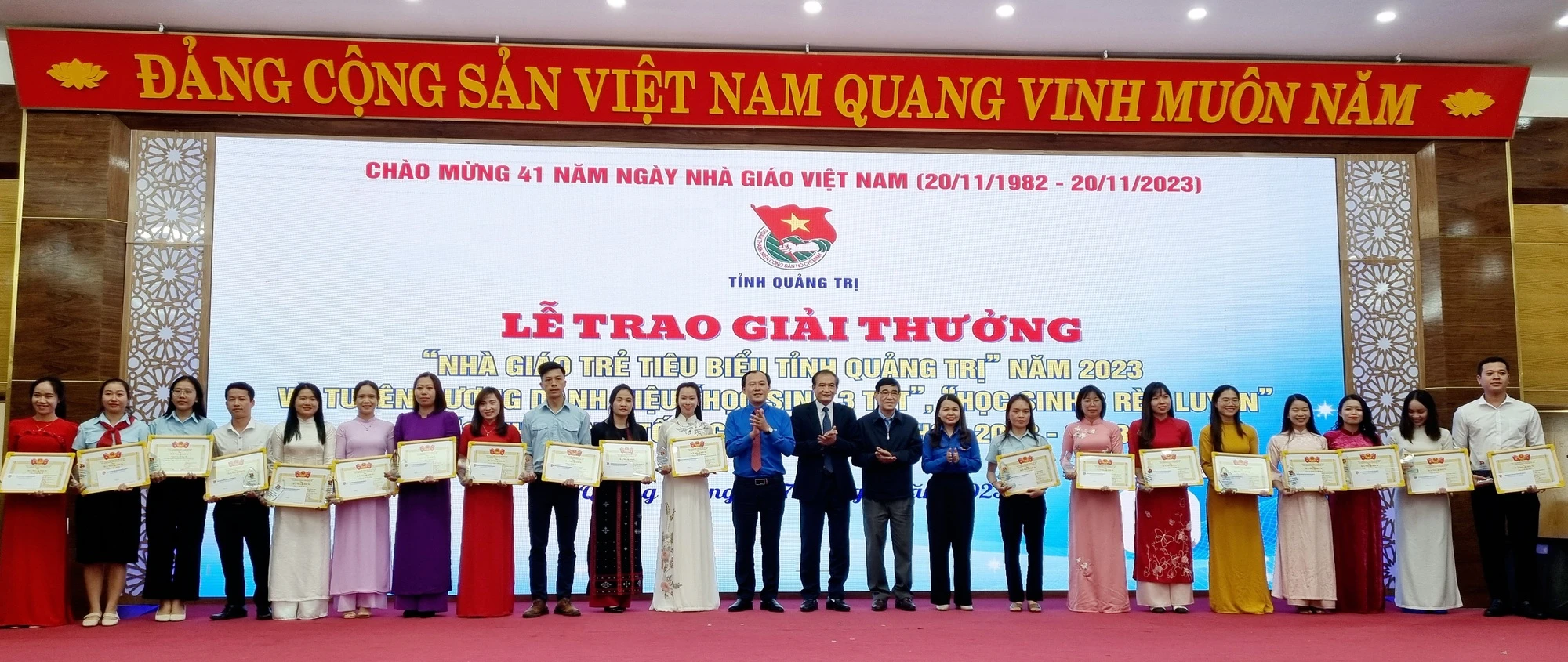 Vinh danh những nhà giáo trẻ tiêu biểu của Quảng Trị - Ảnh 1.