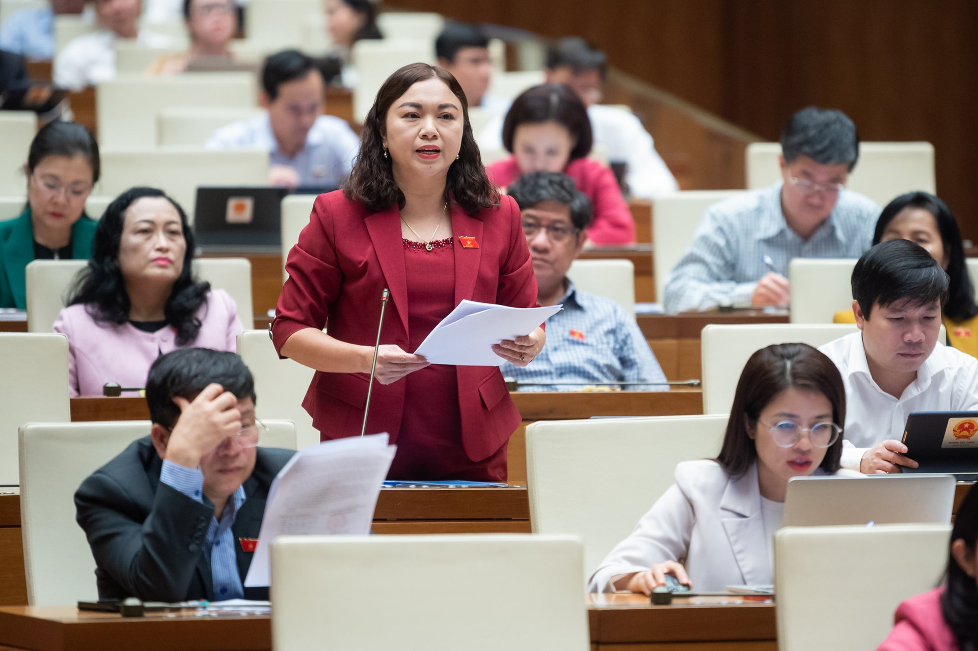 dai-bieu-dang-bich-ngoc-doan-dbqh-tinh-hoa-binh-tang-cuong-xu-ly-vi-pham-nong-do-con-doi-voi-nguoi-tham-gia-giao-thong.jpeg