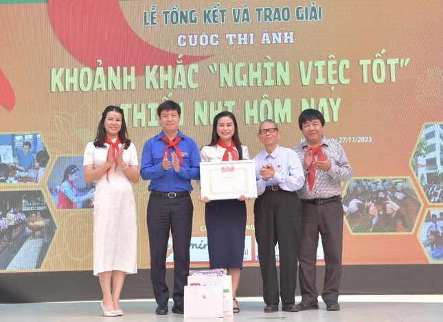 trao giai cuoc thi anh khoanh khac nghin viec tot thieu nhi hom nay hinh 1