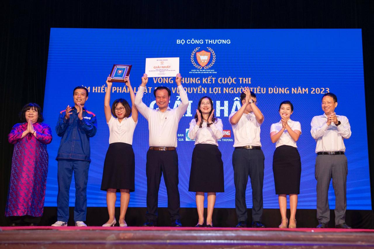 Trao giải Vòng chung kết Cuộc thi “Tìm hiểu pháp luật bảo vệ quyền lợi người tiêu dùng năm 2023”