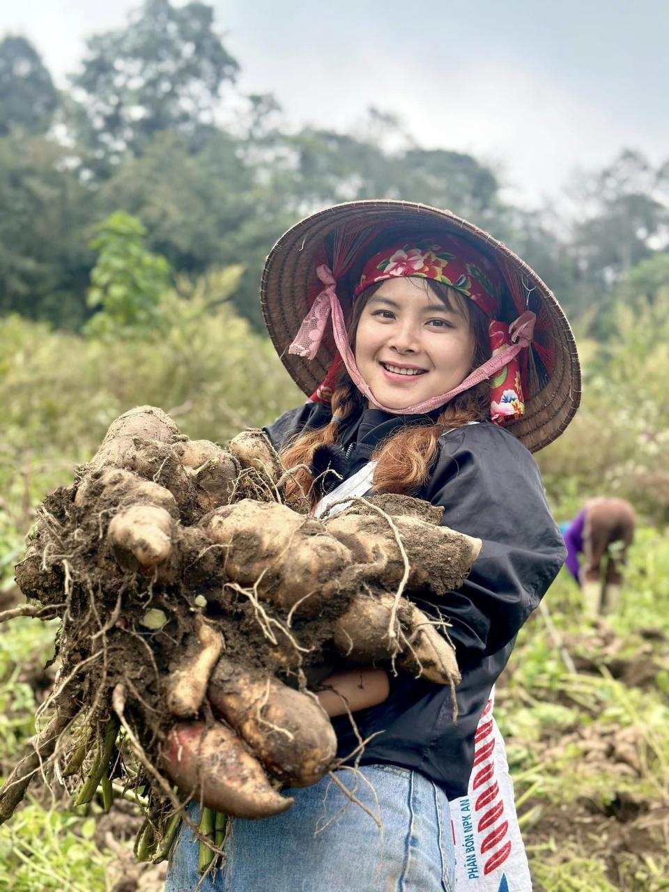 Cô gái chăn trâu người Dao du học châu Âu thay đổi định kiến giới - 13