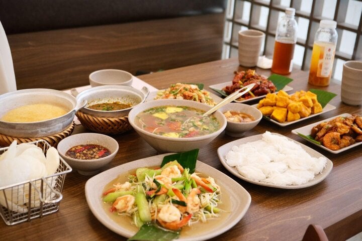 Bếp Hoa Cuisine mang tới những món ăn thuần Việt.