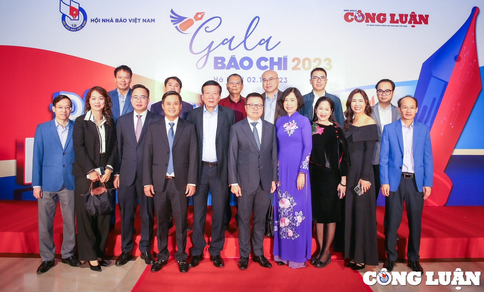 gala bao chi 2023  trao giai anh khoanh khac bao chi 2022 ton vinh ban linh dan than lan toa suc sang tao hinh 11