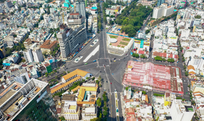 Các tuyến đường quanh Nhà ga trung tâm Bến Thành, thuộc tuyến metro số 1 Bến Thành - Suối Tiên, tháng 4/2023. Ảnh: Quỳnh Trần