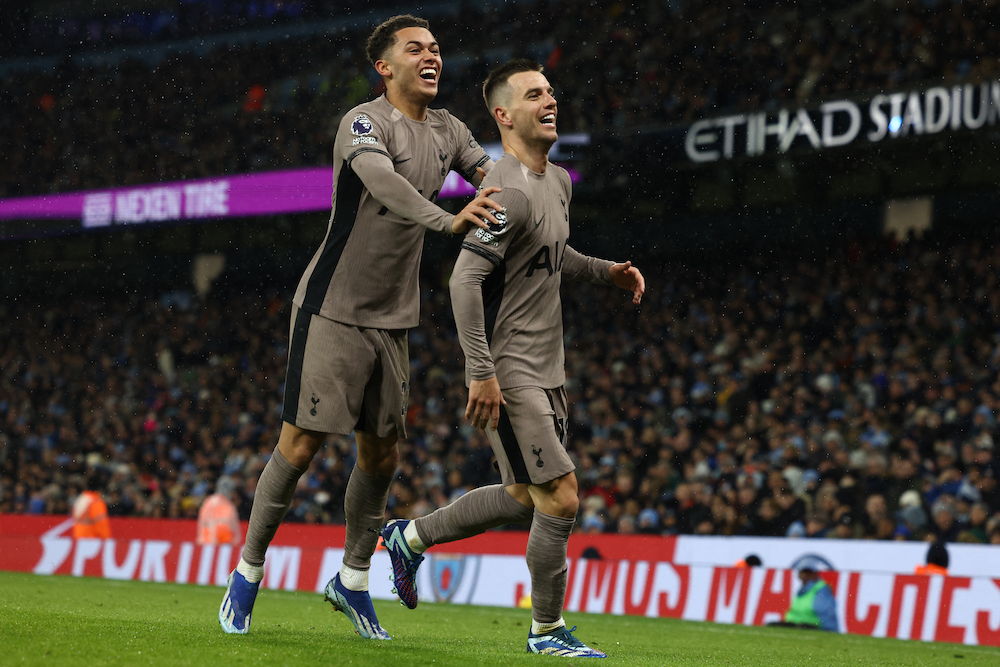 Haaland nổi giận với trọng tài sau trận Man City hòa Tottenham kịch tính - Ảnh 2.