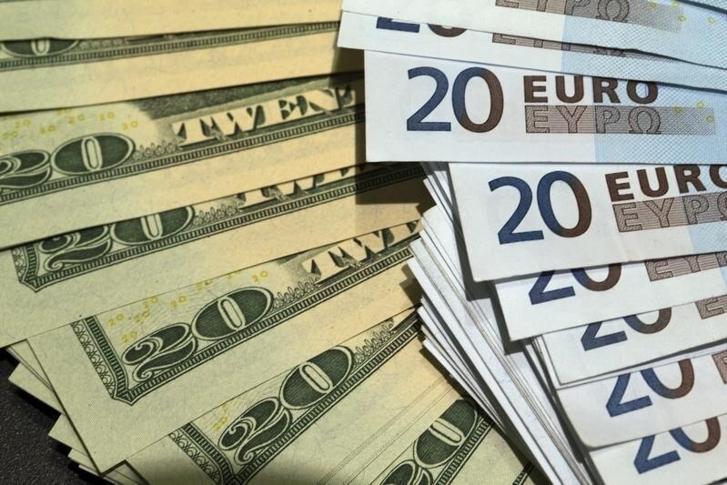 Tỷ giá Euro hôm nay 5/12/2023: Đồng Euro chìm trong sắc đỏ, chợ đen giảm 113,23 VND/EUR