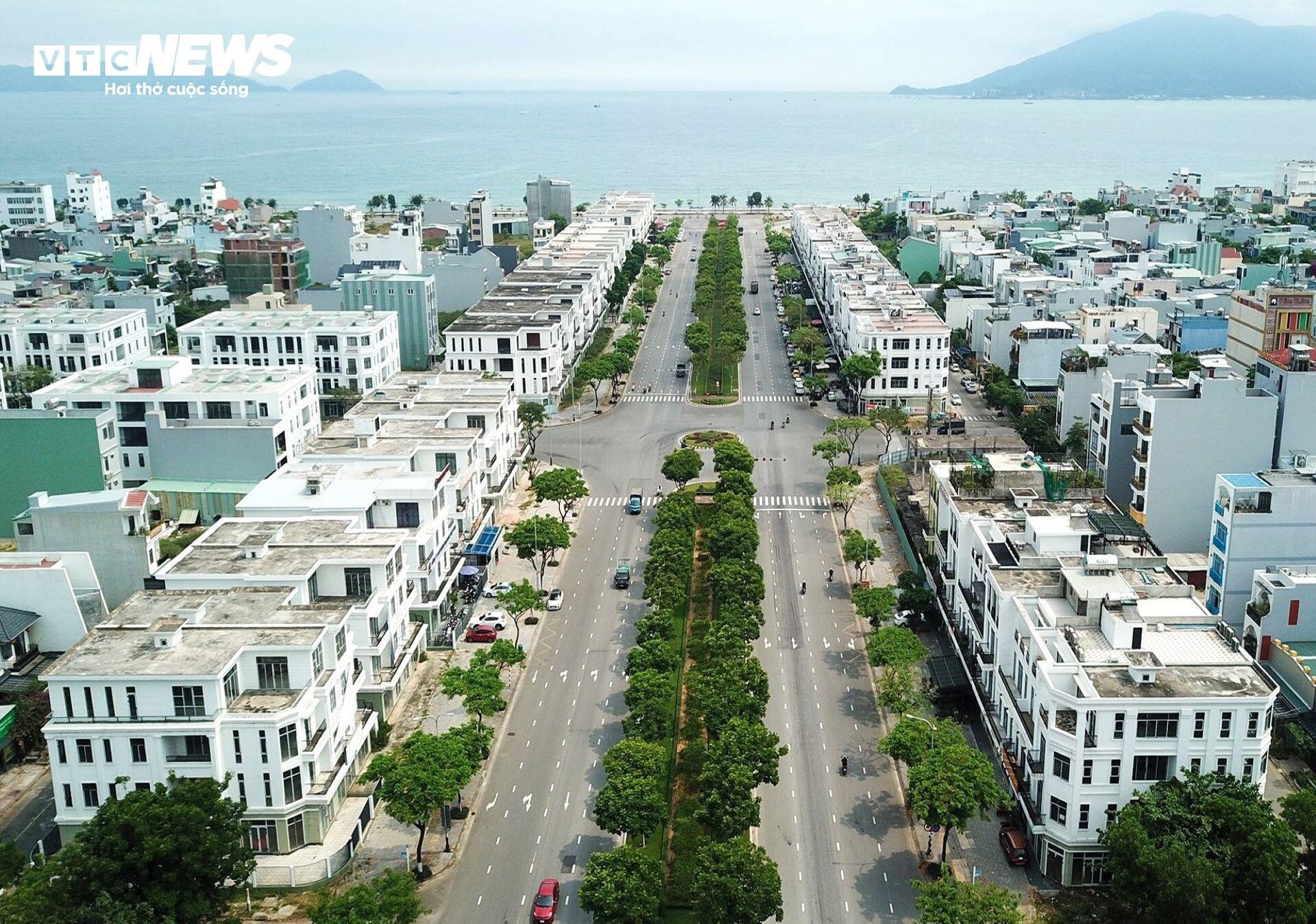 Khắp Đà Nẵng, nhan nhản shophouse bỏ hoang trên 'đất vàng' - 7