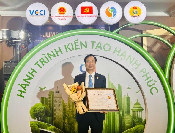 Ông Nguyễn Xuân Việt - thành viên Hội đồng Quản trị Tập đoàn Bảo Việt tại Lễ công bố