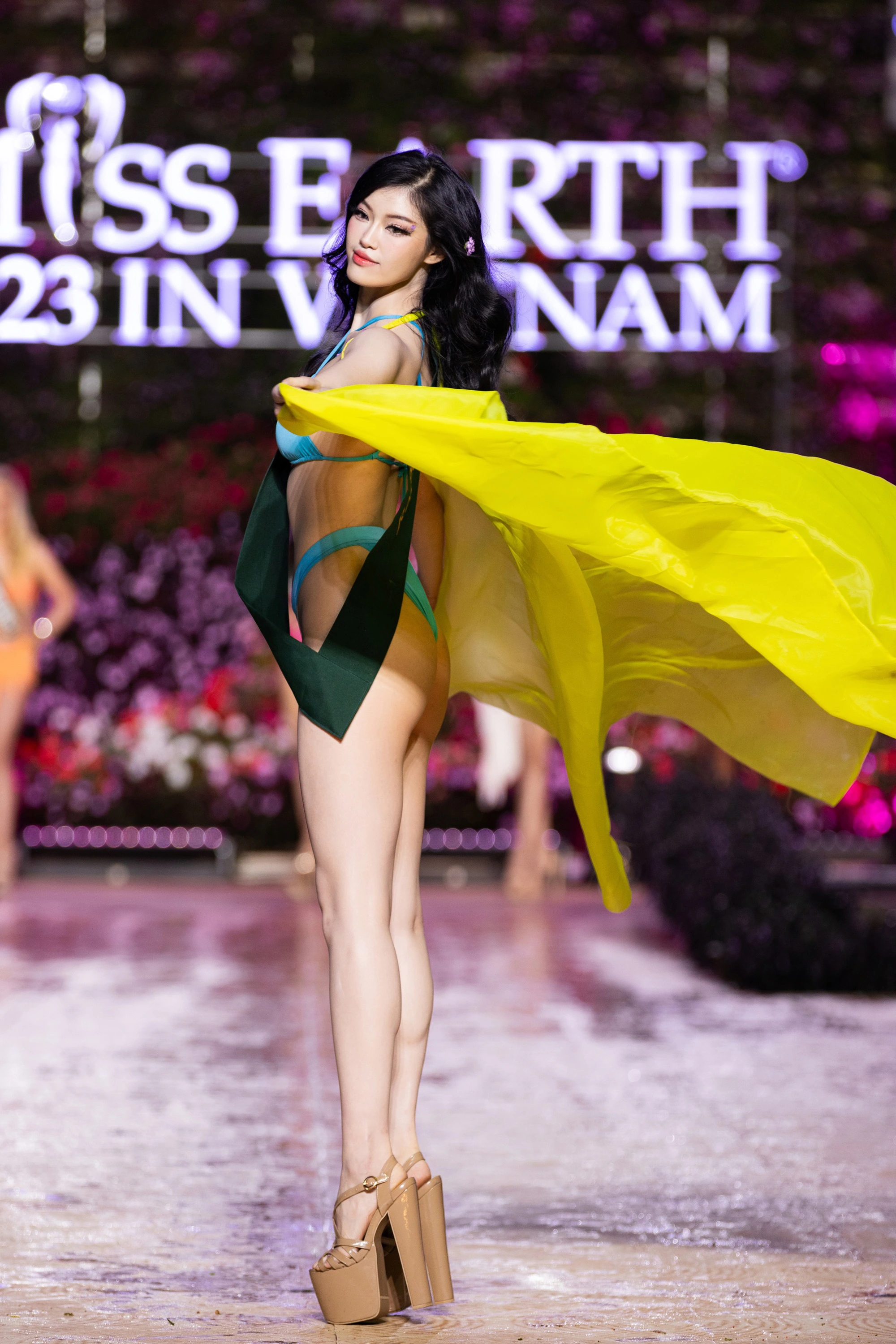 Dàn người đẹp Miss Earth 2023 khoe dáng nóng bỏng với bikini dưới trời lạnh 15 độ - Ảnh 31.