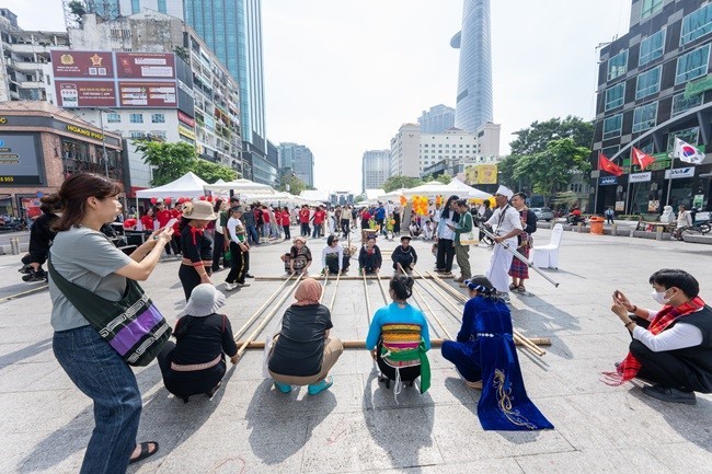 Lễ hội âm nhạc BridgeFest tôn vinh bình đẳng và sự đa dạng với âm nhạc đa sắc màu tại TP. Hồ Chí Minh