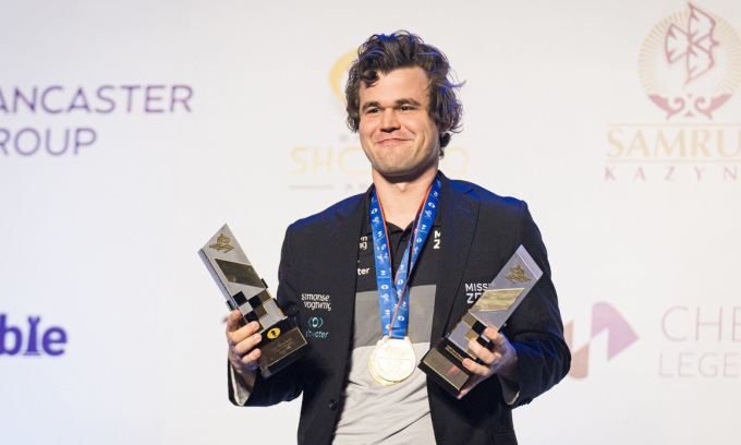 Magnus Carlsen với danh hiệu cờ nhanh và chớp thế giới tại Almaty, Kazakhstan ngày 30/12/2022. Ảnh: FIDE