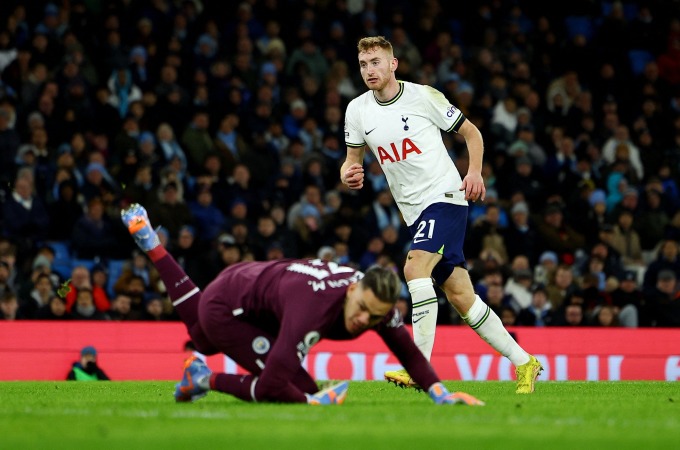 Kulusevski ghi bàn trong trận Tottenham thua Man City trên sân Etihad ở Ngoại hạng Anh ngày 19/1/2023. Ảnh: Reuters