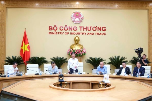 Bộ Công Thương họp tháo gỡ khó khăn cho dự án điện gió ngoài khơi