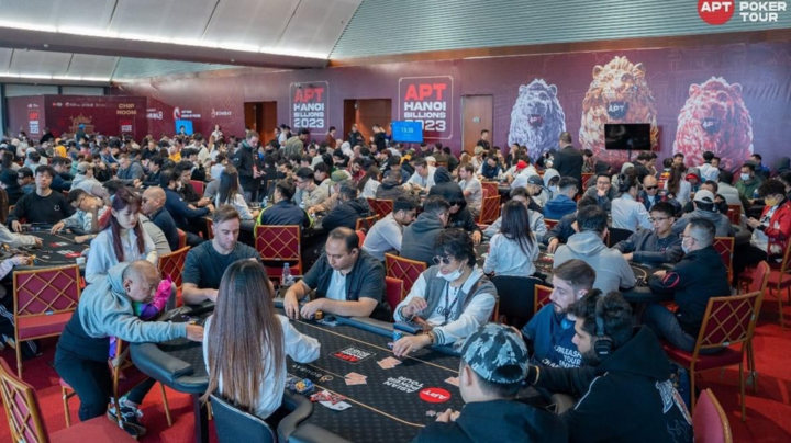 Giải Bridge và Poker tại Trung tâm Hội nghị quốc gia. (Ảnh: Kinh tế và Đô thị)