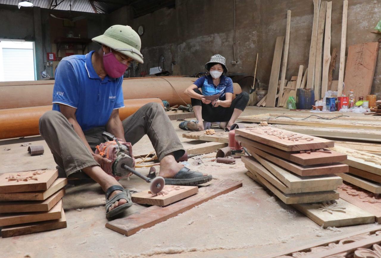 Làng nghề truyền thống chuyên sản xuất đồ thờ Bình Cầu (tỉnh Bắc Ninh) Ảnh Thanh Thương-TTXVN