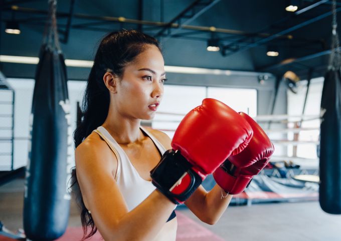 Trung bình một buổi tập kick boxing có thể đốt cháy 700-900 calo. Ảnh: Freepik