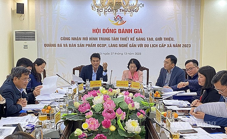 họp hội đồng đánh giá công nhận Trung tâm Thiết kế sáng tạo, giới thiệu, quảng bá và bán sản phẩm OCOP