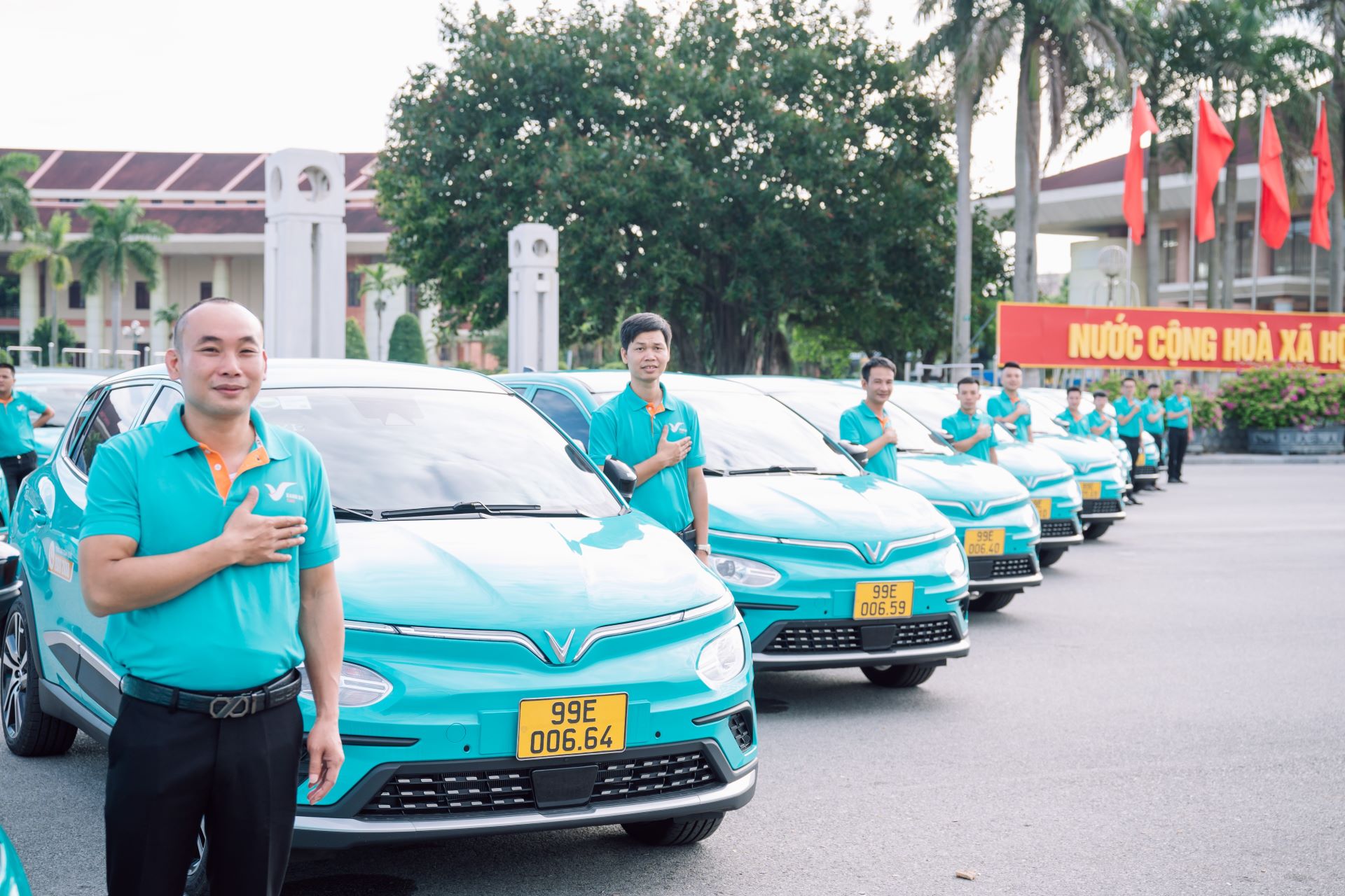 Môi trường làm việc chuyên nghiệp, an tâm góp phần chủ động gia tăng thu nhập cho các tài xế nhằm lan tỏa sứ mệnh &quot;Vì tương lai xanh&quot;