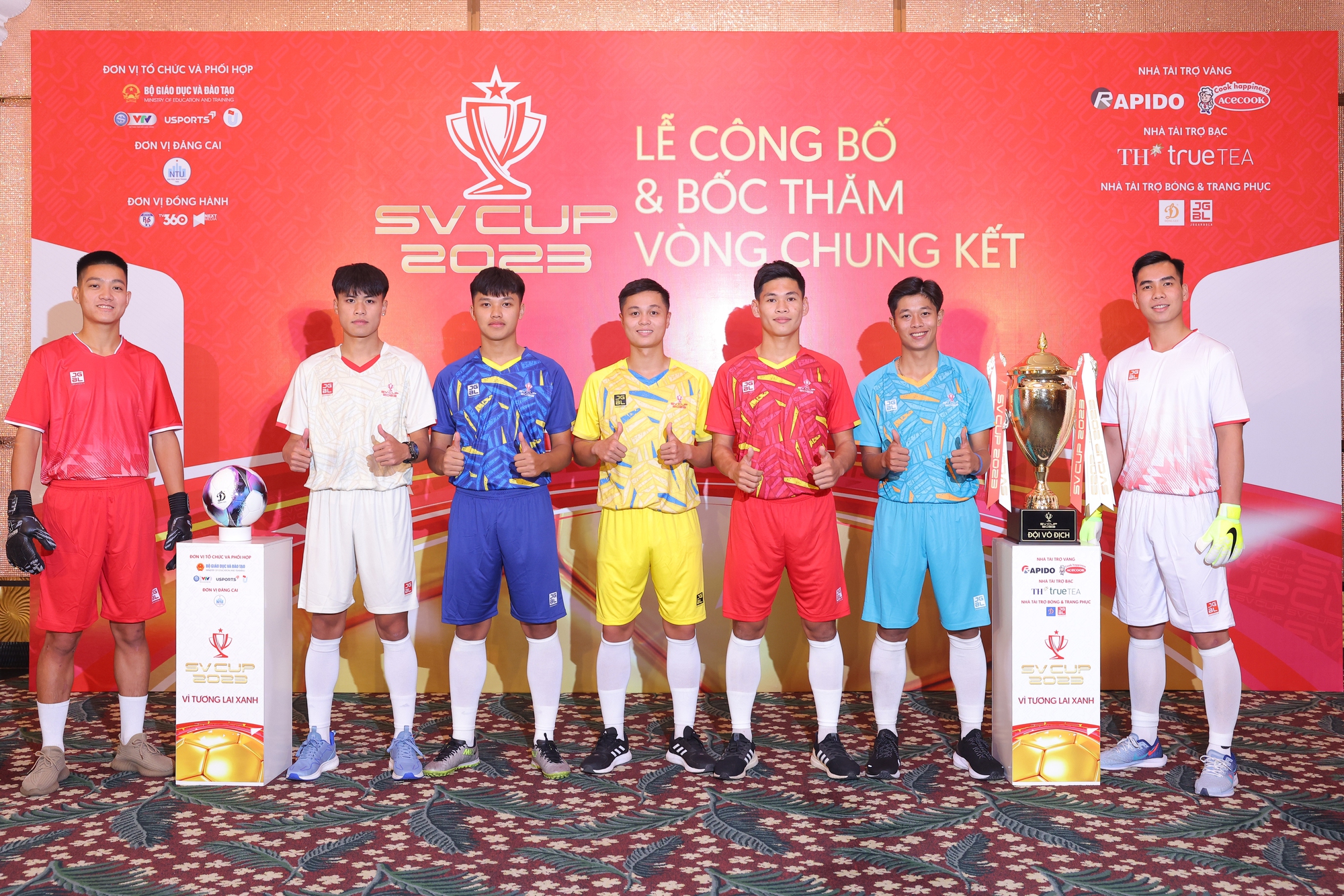 Giải bóng đá SV Cup 2023: Tổng giá trị giải thưởng lên đến 656 triệu đồng - Ảnh 1.