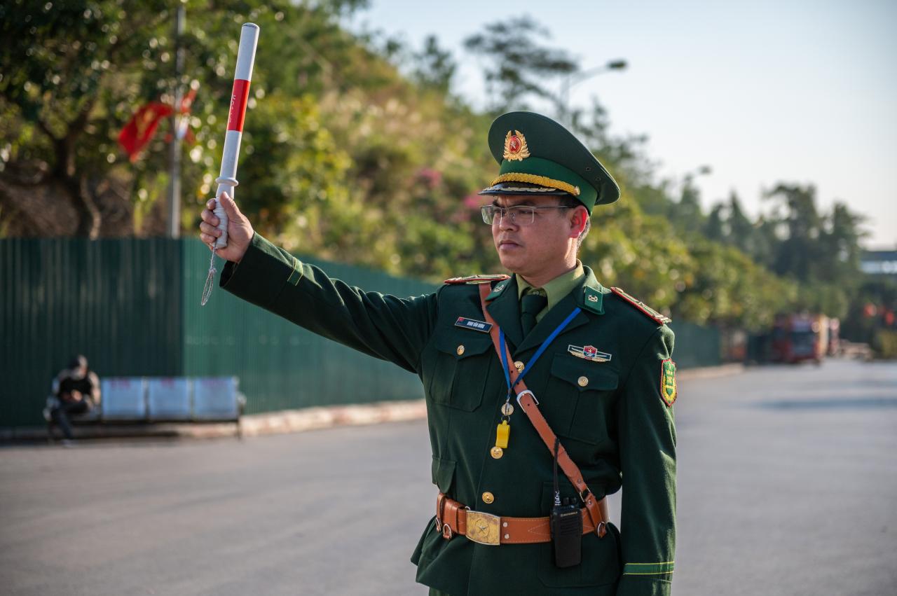 Việt - Trung hội đàm ngay trên đường biên giới để sớm thông quan hàng hóa