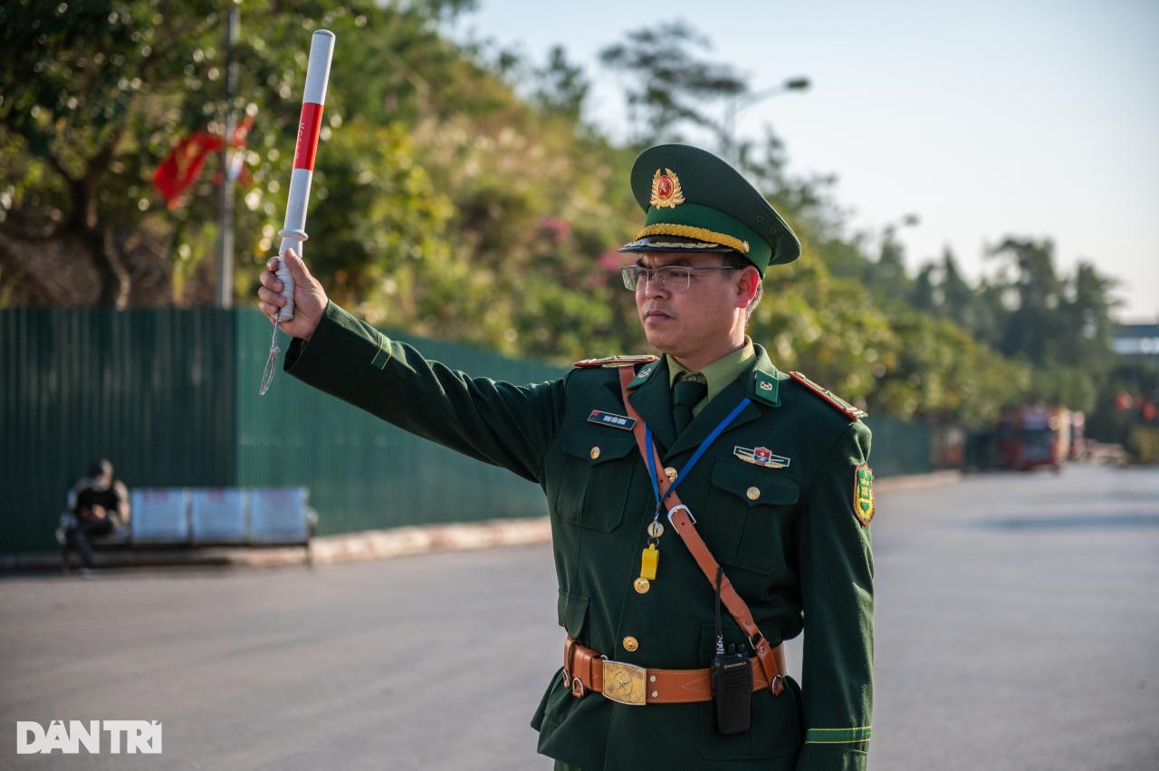 Việt - Trung hội đàm ngay trên đường biên giới để sớm thông quan hàng hóa - 4