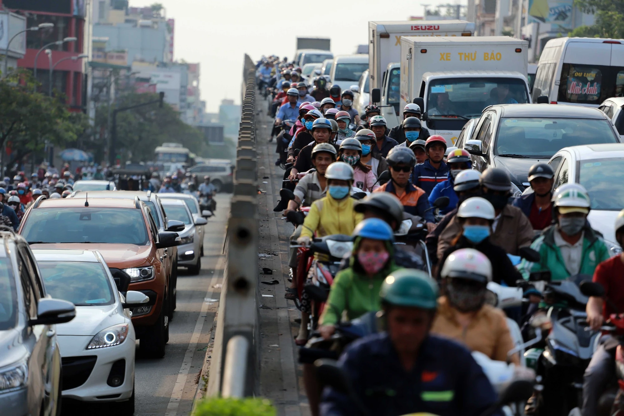 Gần tết, lại lo kẹt sân bay- Ảnh 2.