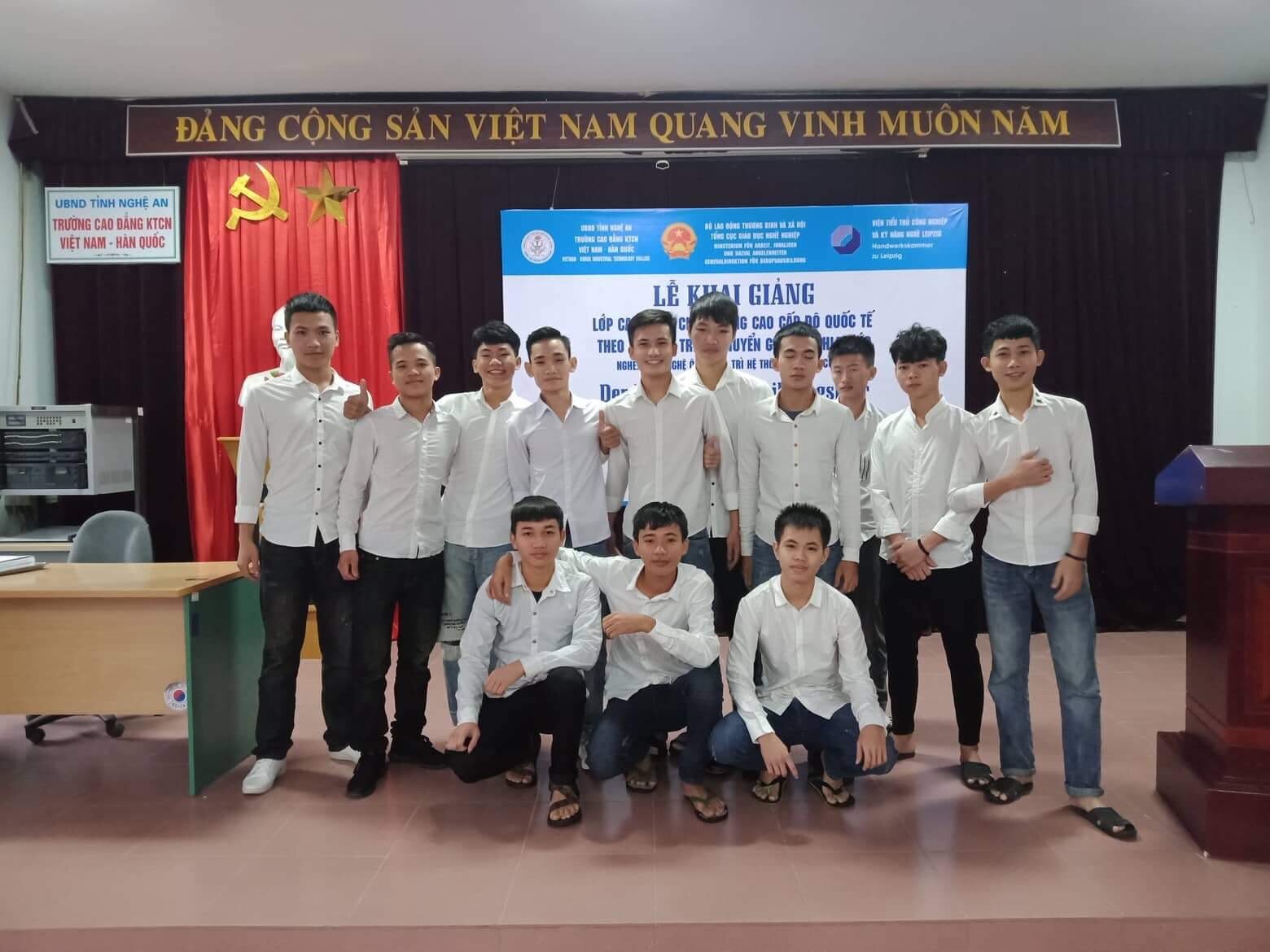 Học xong nhưng chưa biết bao giờ mới được thi tốt nghiệp- Ảnh 2.