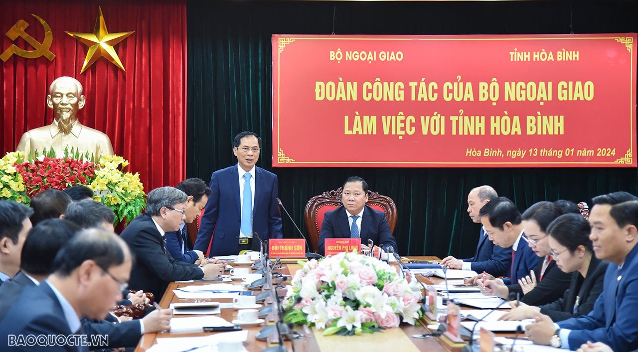 Bộ trưởng Ngoại giao Bùi Thanh Sơn thăm, làm việc tại tỉnh Hòa Bình thúc đẩy công tác ngoại giao văn hóa